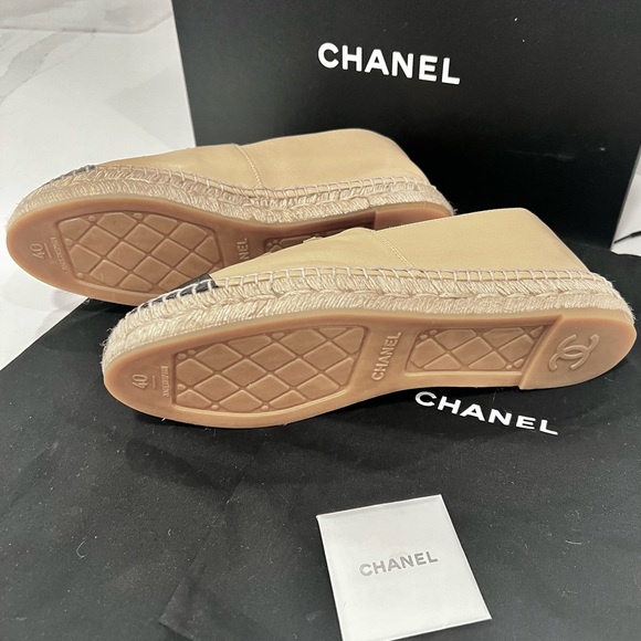 Chanel - Black & Beige Logo Espadrilles- Out of Stock - Never worn - Picture 8 of 9